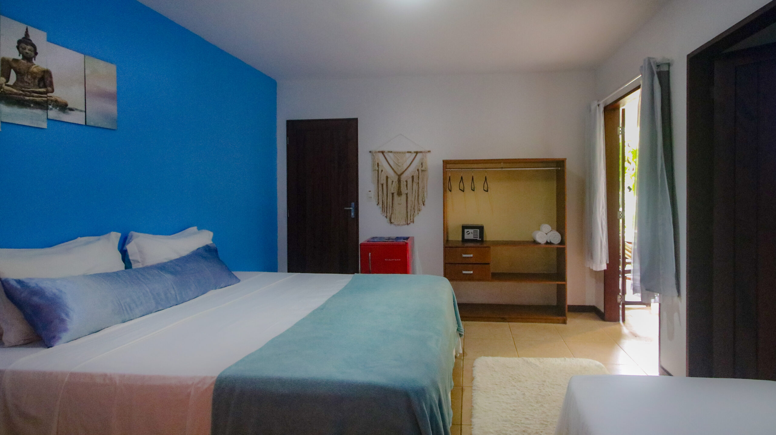 Quarto Quadrúplo com Varanda (6)